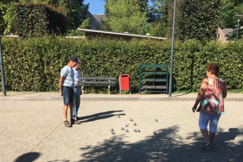 Jeu de boules met Inloophuis TOON op baan bij Wandelpark Waalwijk